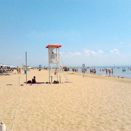Lucerna Apartments At Sabbiadoro Beach Lignano Sabbiadoro Bagian luar foto