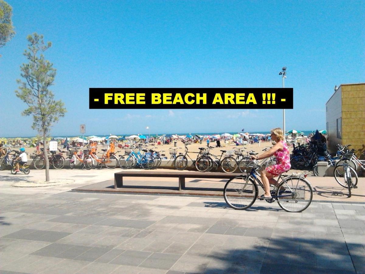 Lucerna Apartments At Sabbiadoro Beach Lignano Sabbiadoro Bagian luar foto