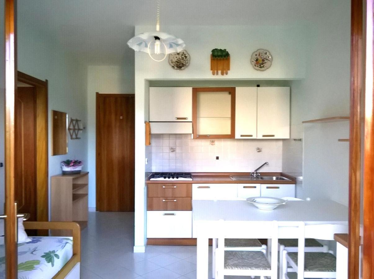 Lucerna Apartments At Sabbiadoro Beach Lignano Sabbiadoro Bagian luar foto