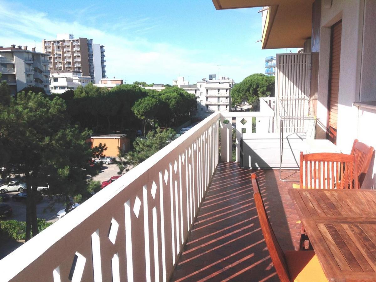 Lucerna Apartments At Sabbiadoro Beach Lignano Sabbiadoro Bagian luar foto